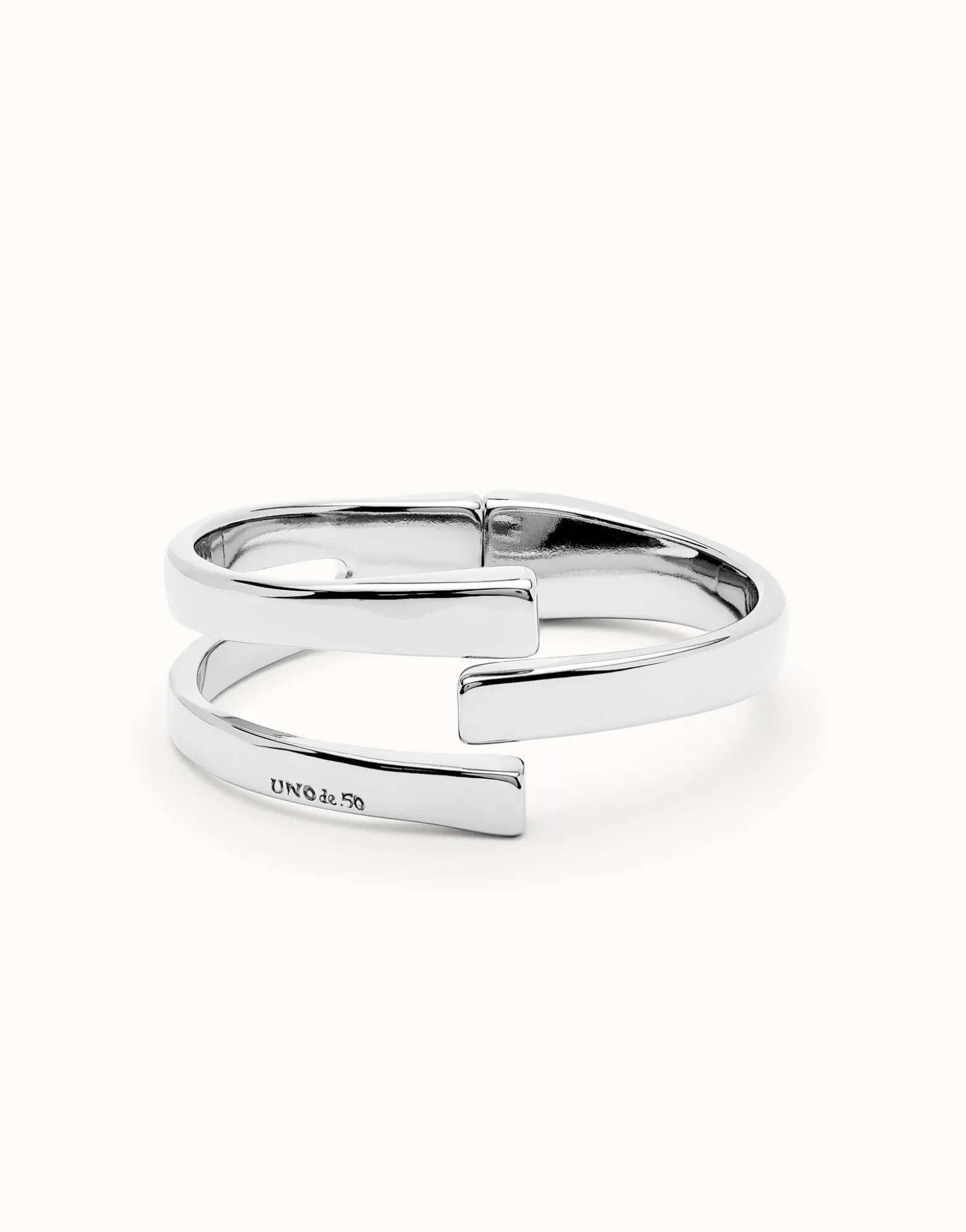 Bangle bracelet