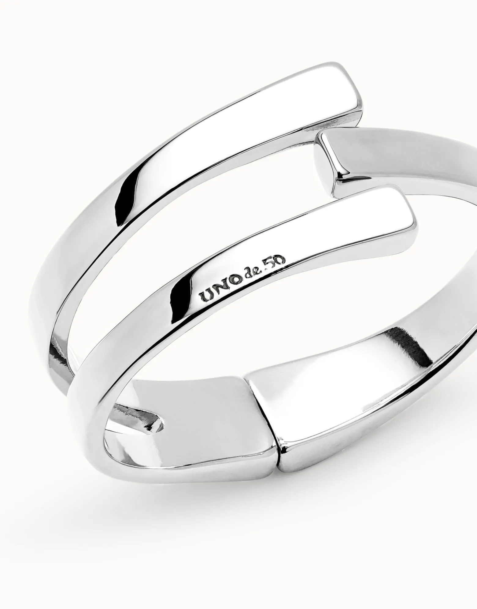 Bangle bracelet
