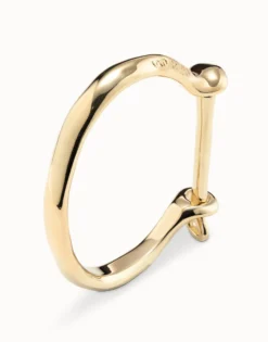 Bangle bracelet with a shackle shaped clasp