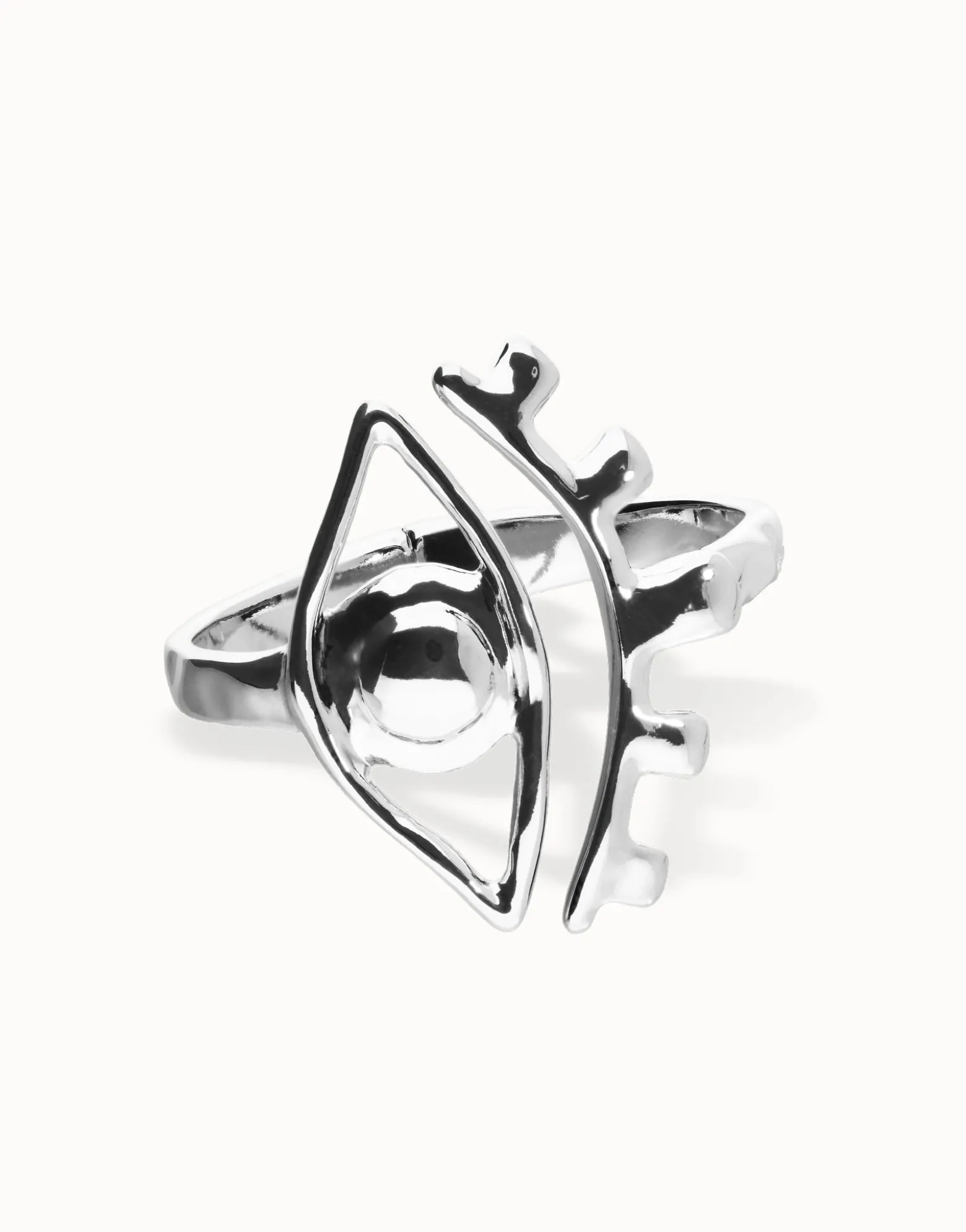 Bangle bracelet with a striking central eye