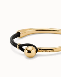 Bangle bracelet with brown leather