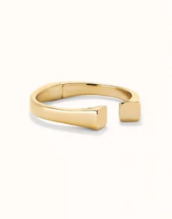 Bangle bracelet with square shape