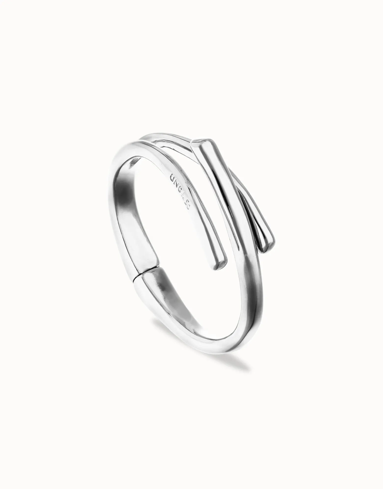 Bangle bracelet with three intertwined organic shapes