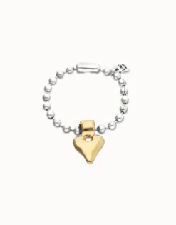 Bead bracelet with heart detail