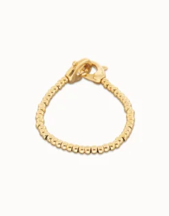 Beaded bracelet with interlocking carabiner