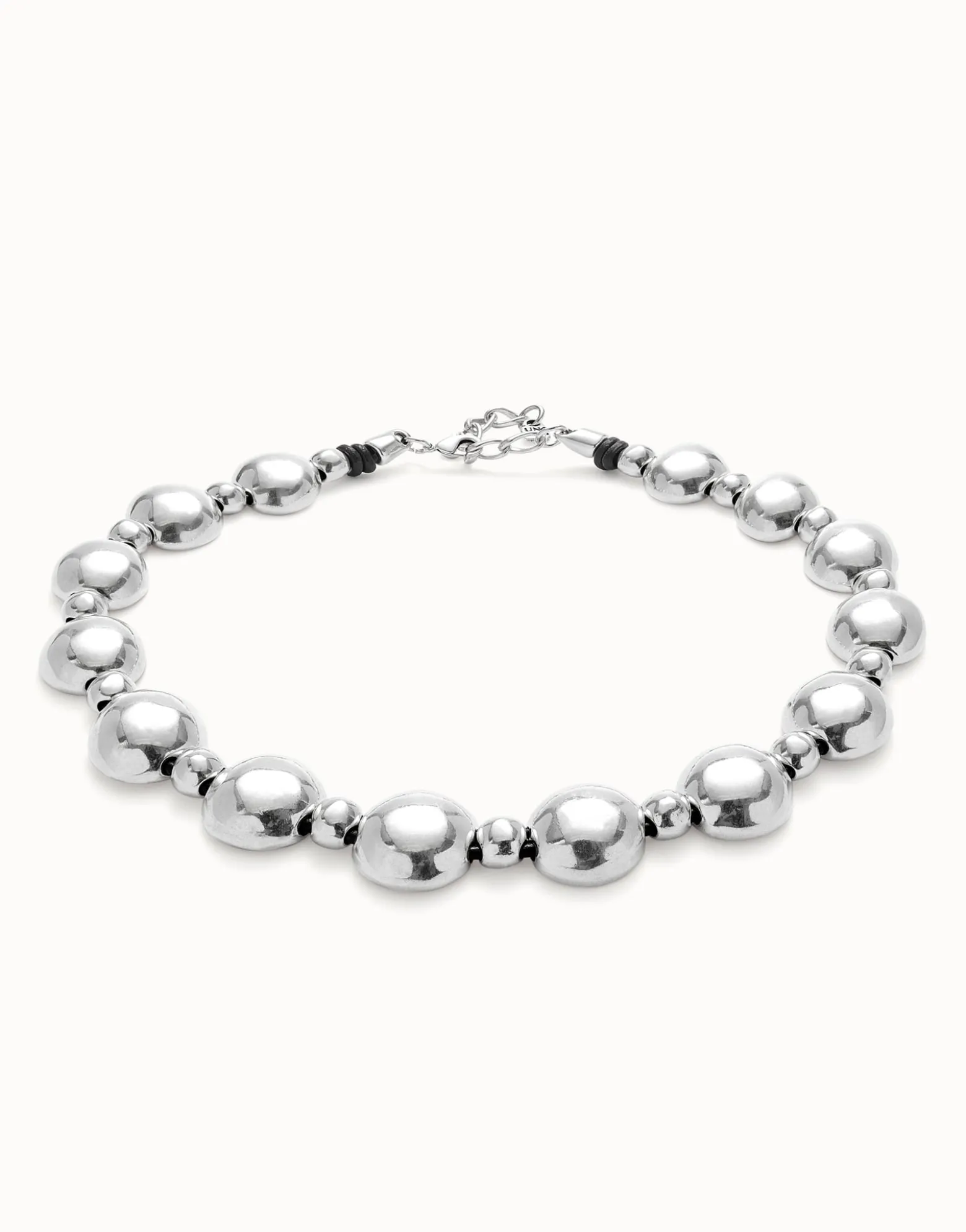 Beaded necklace with larger central bead