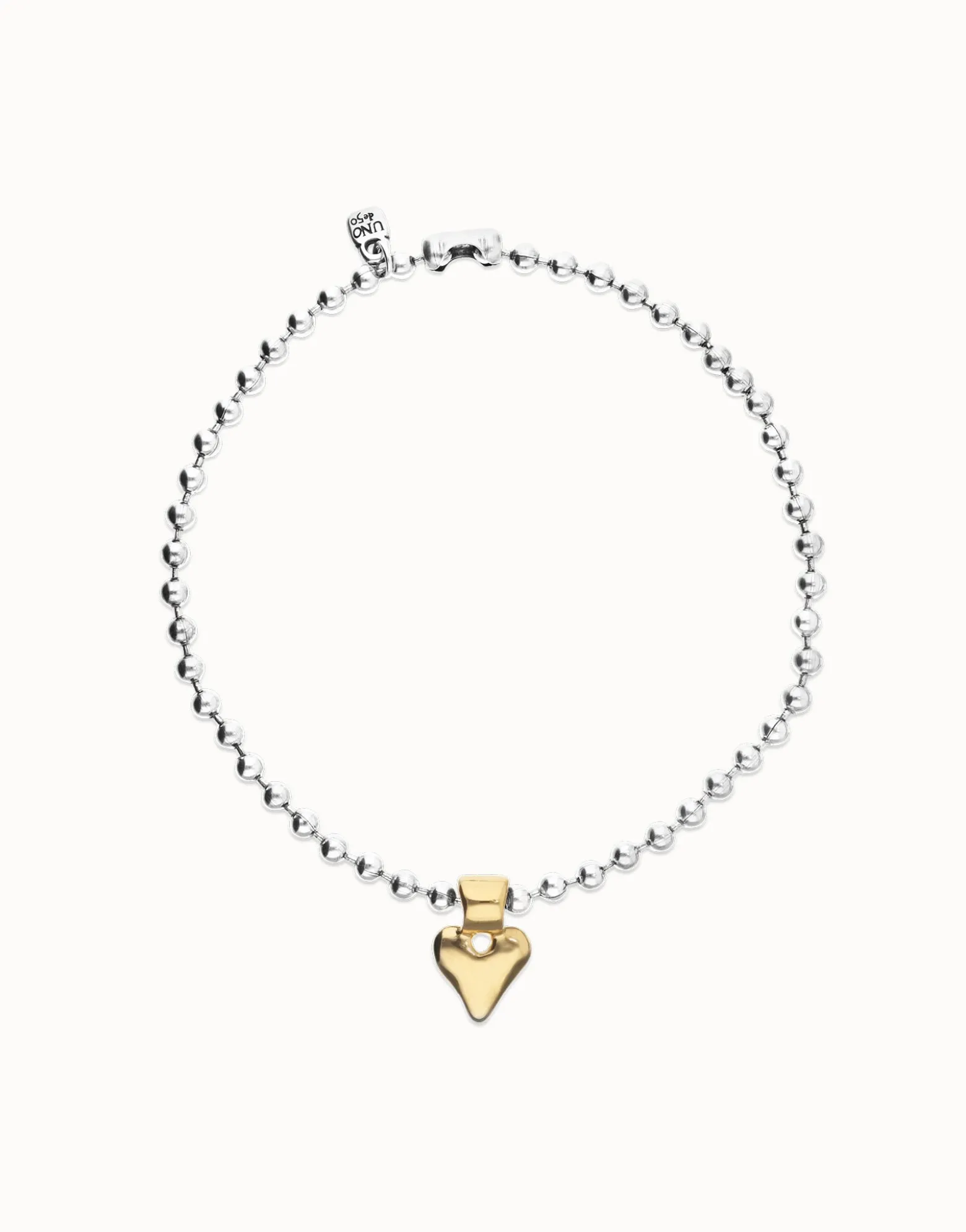 Beaded short necklace with heart detail