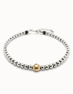 Beaded short necklace with larger central bead