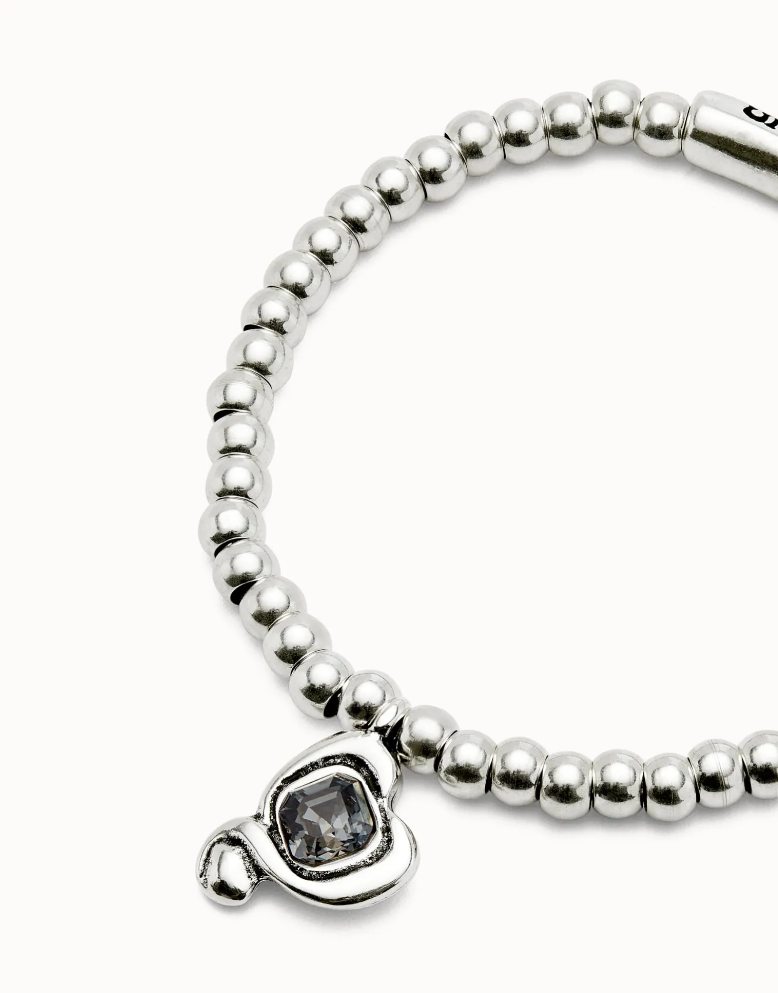 Beaded stretch bracelet with heart and black crystal