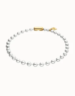 Bead necklace with contrasting accents