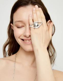 Big eye-shaped ring