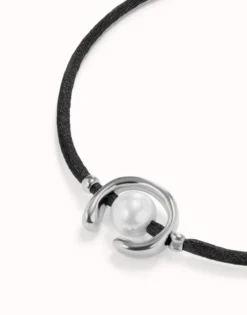 Black cord bracelet with a pearl