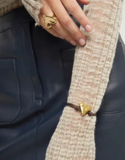 Brown leather bracelet with heart detail