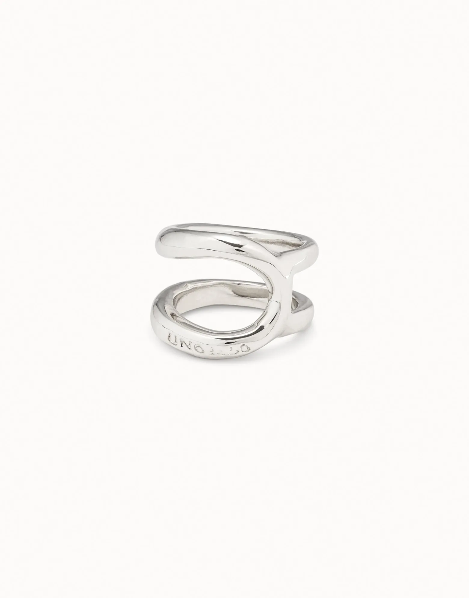 Double curved ring
