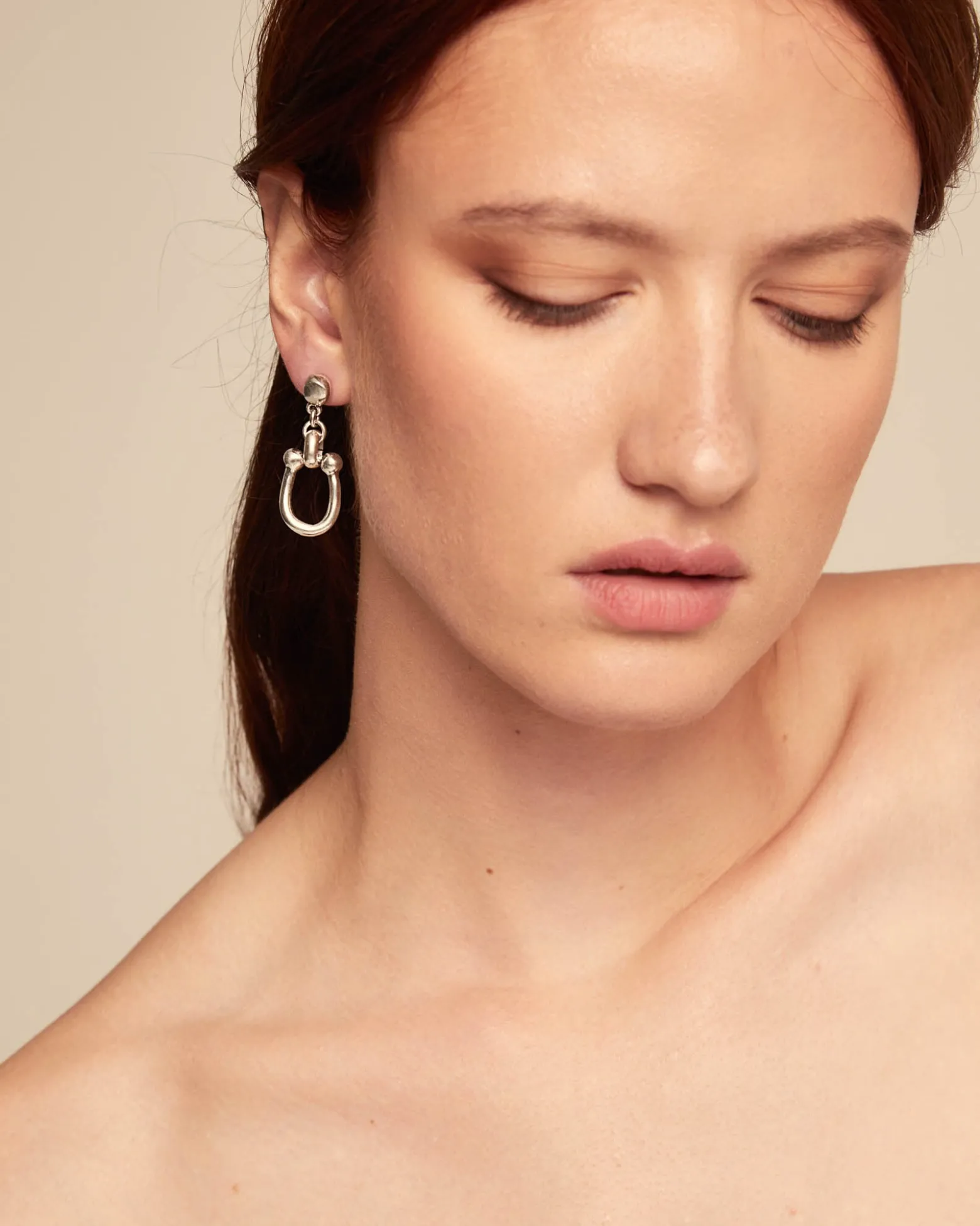 Drop earrings with medium sized link
