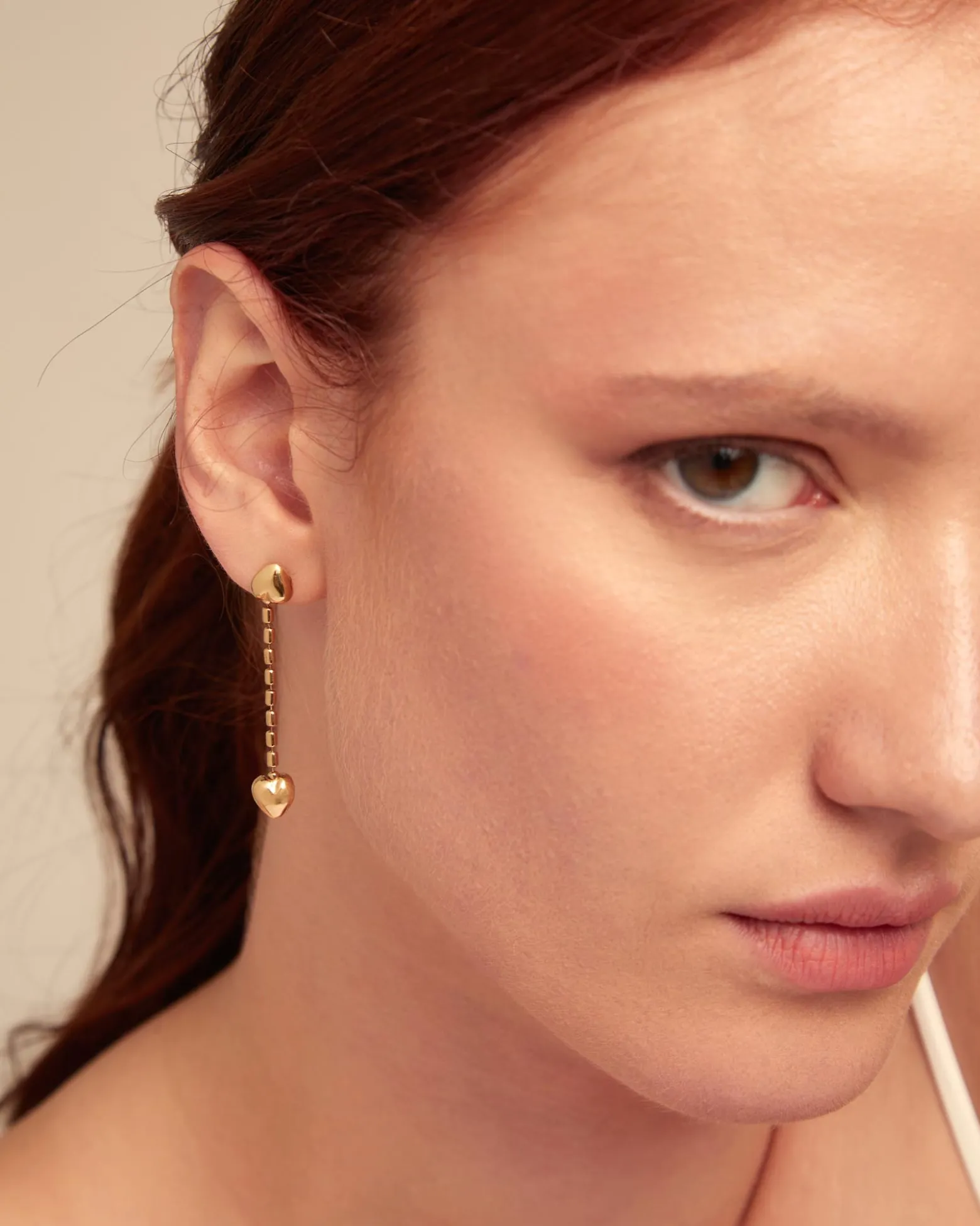 Drop earrings with small hearts