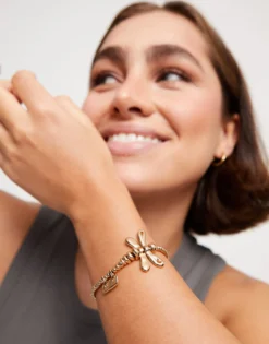 Elastic bracelet with 18K gold-plated dragonfly