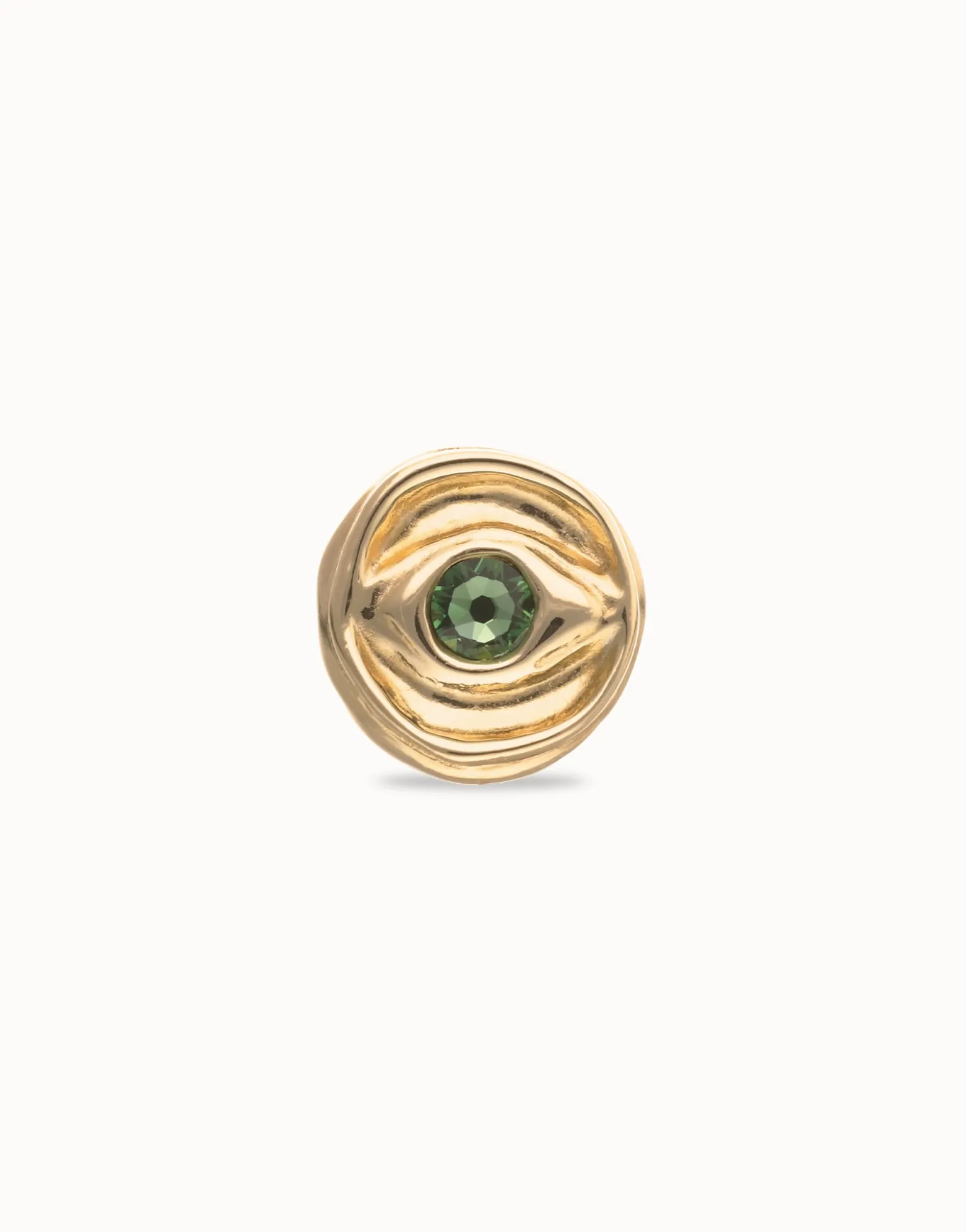 Eye-shaped signet ring with faceted green crystal