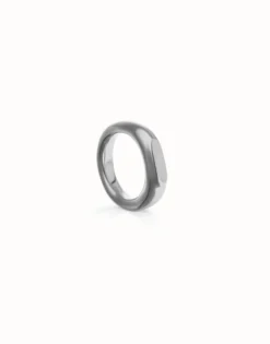 Geometric Ring