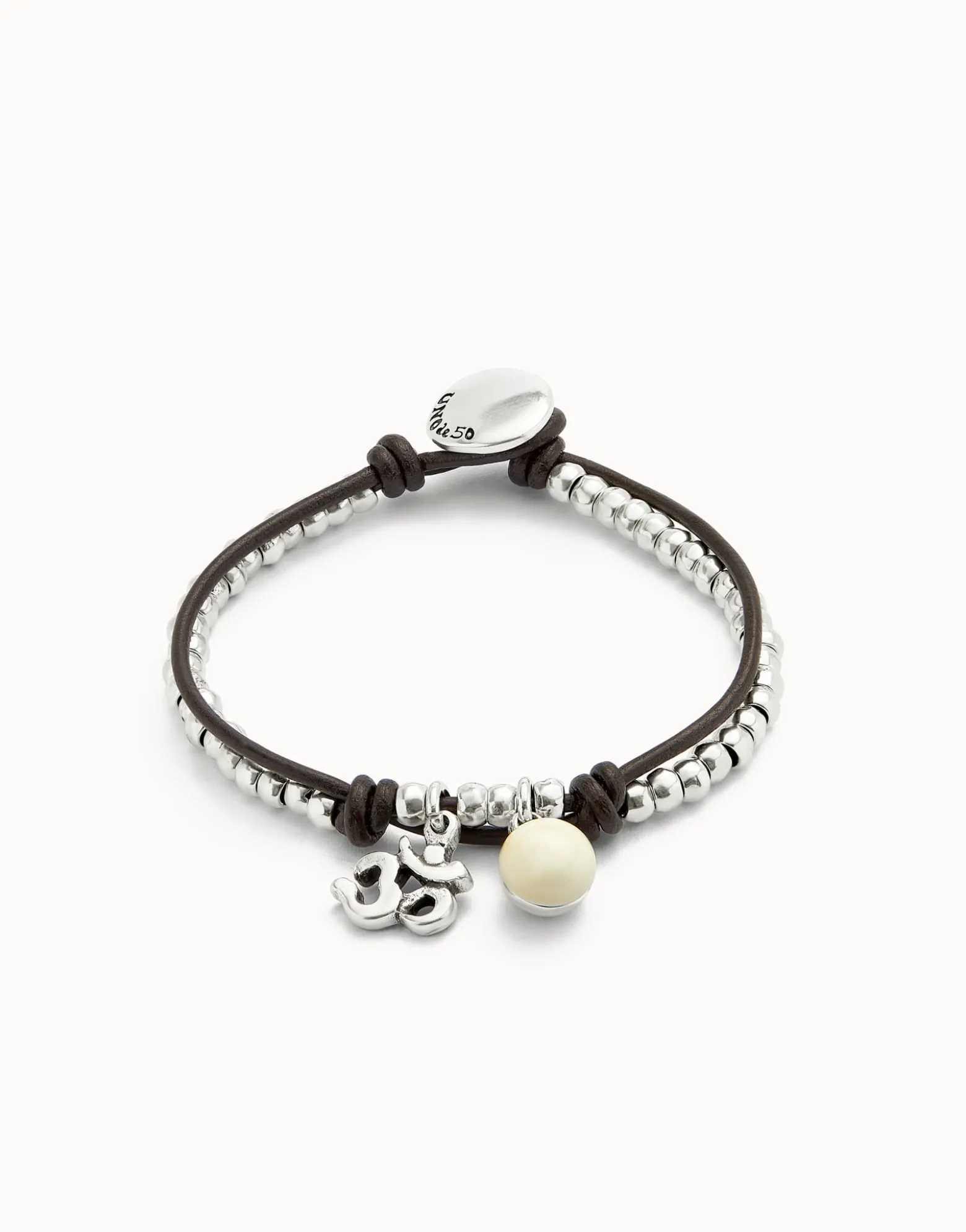 Leather beaded bracelet with ivory murano glass