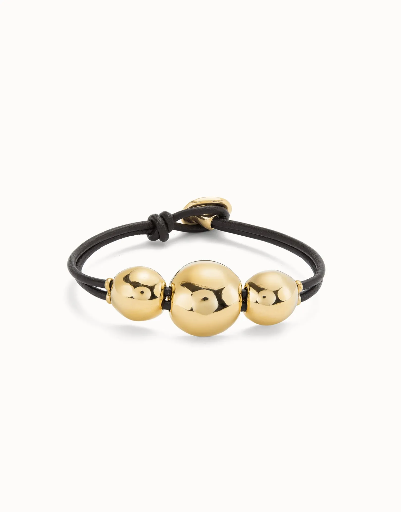 Leather bracelet with three large beads