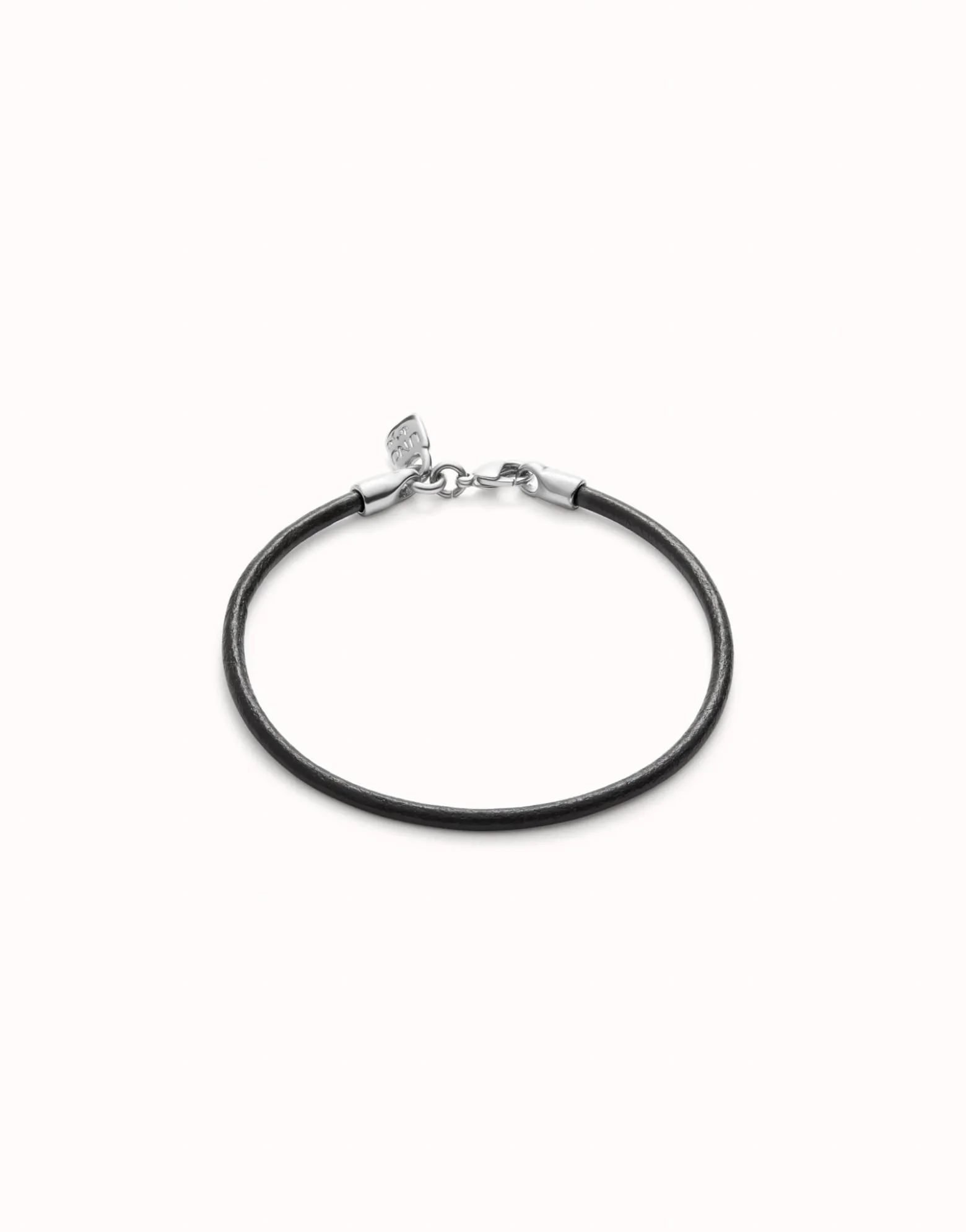 Leather charm bracelet with clasp