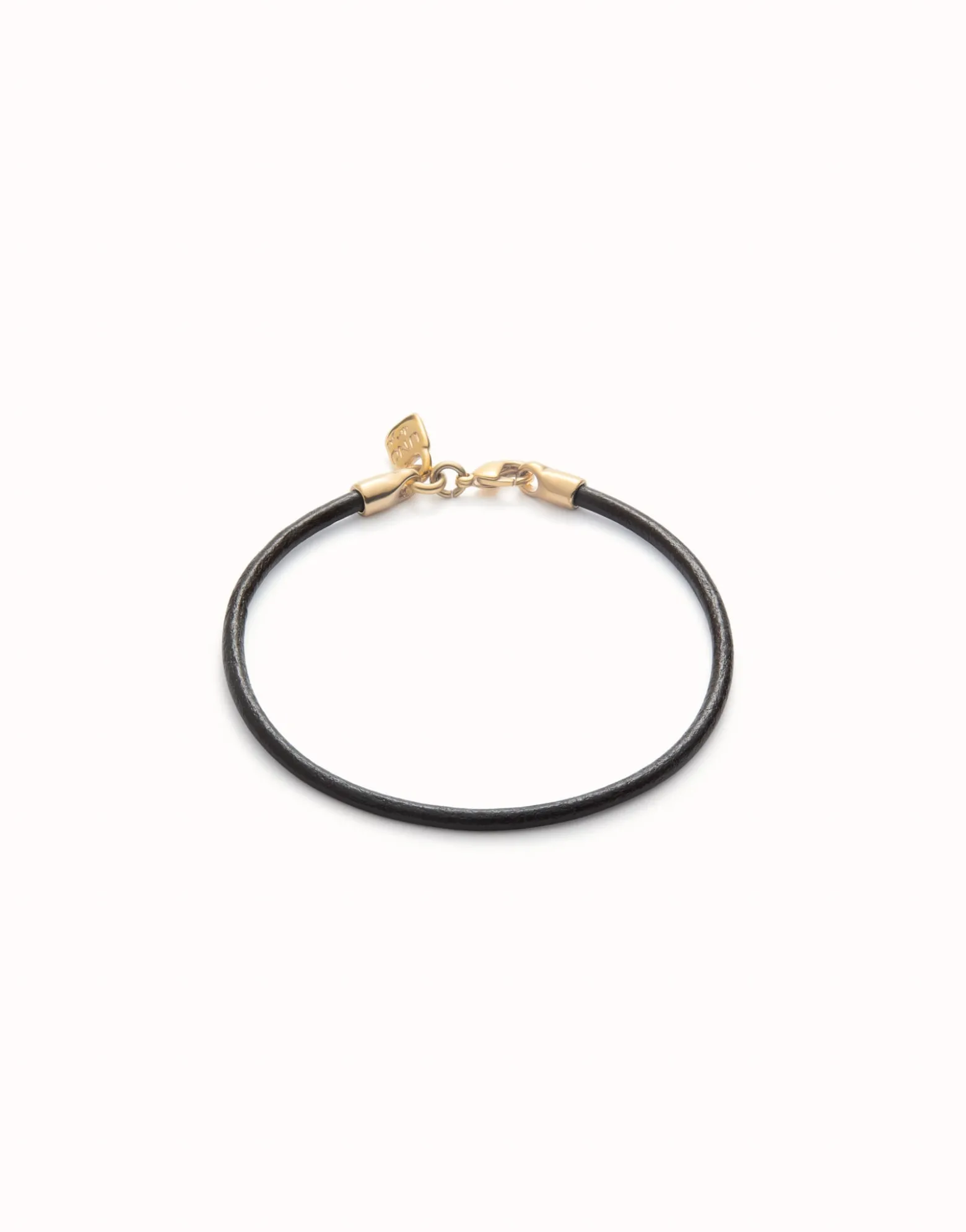 Leather charm bracelet with clasp