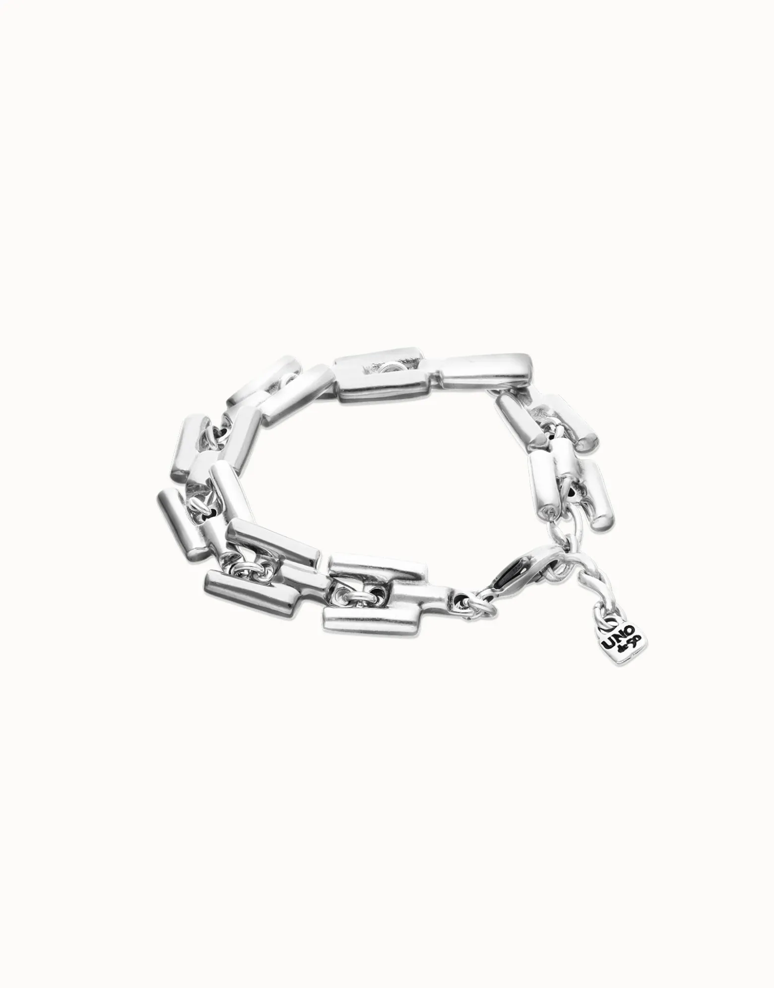 Link bracelet with cylindrical pieces