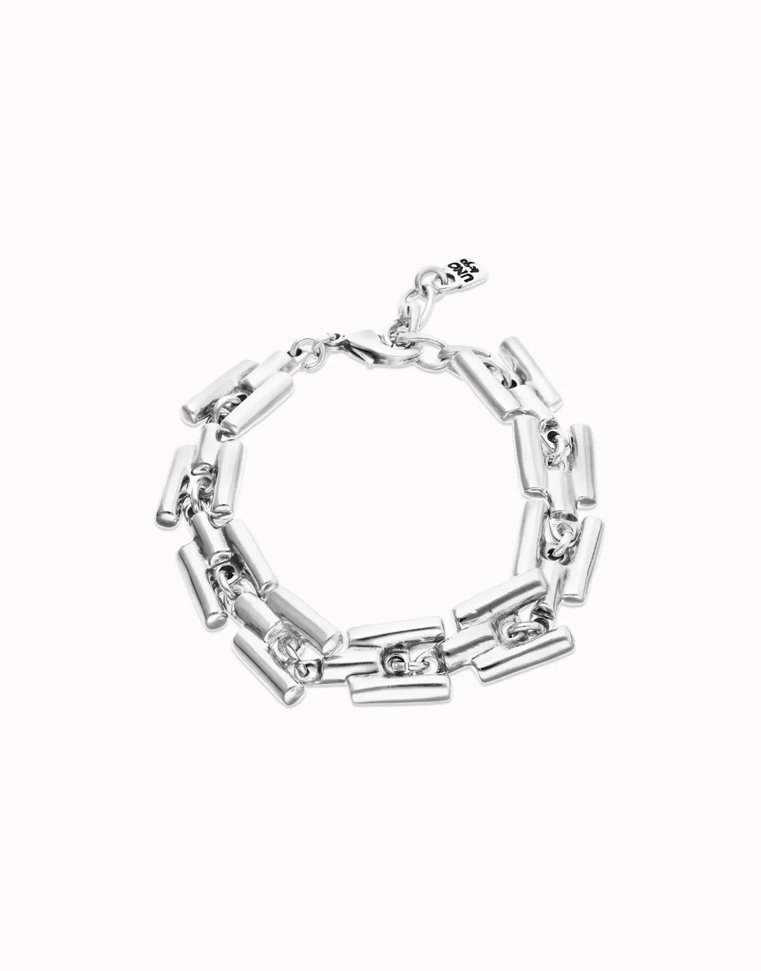 Link bracelet with cylindrical pieces