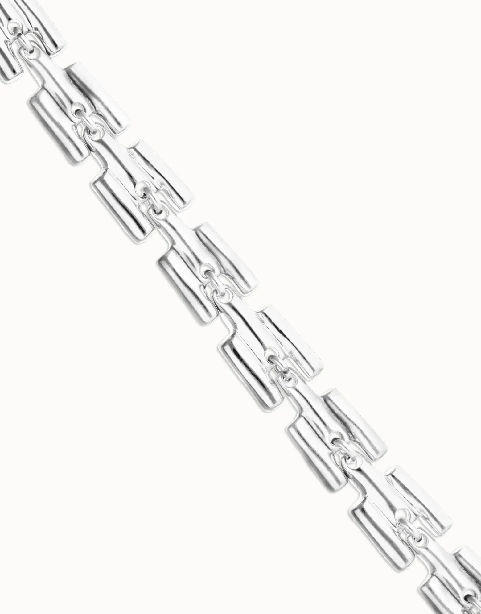 Link bracelet with cylindrical pieces