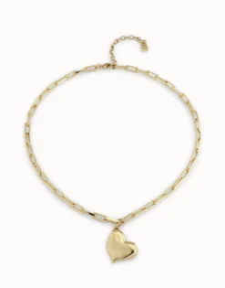 Link chain necklace with heart