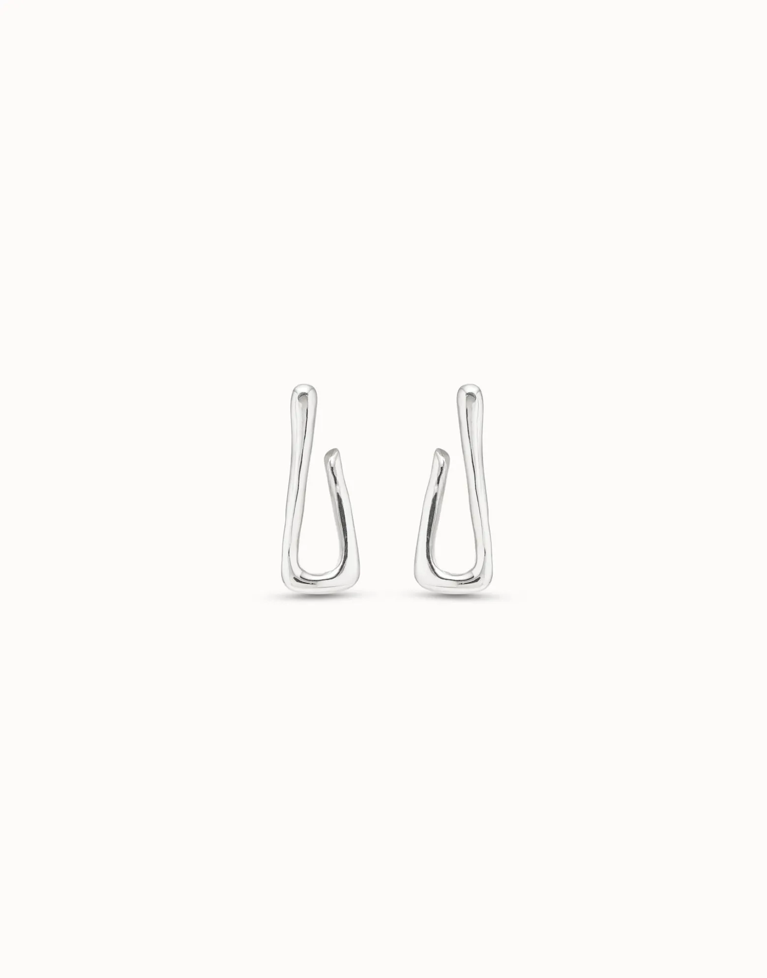 Link shaped hoop earrings