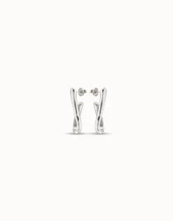 Link shaped hoop earrings