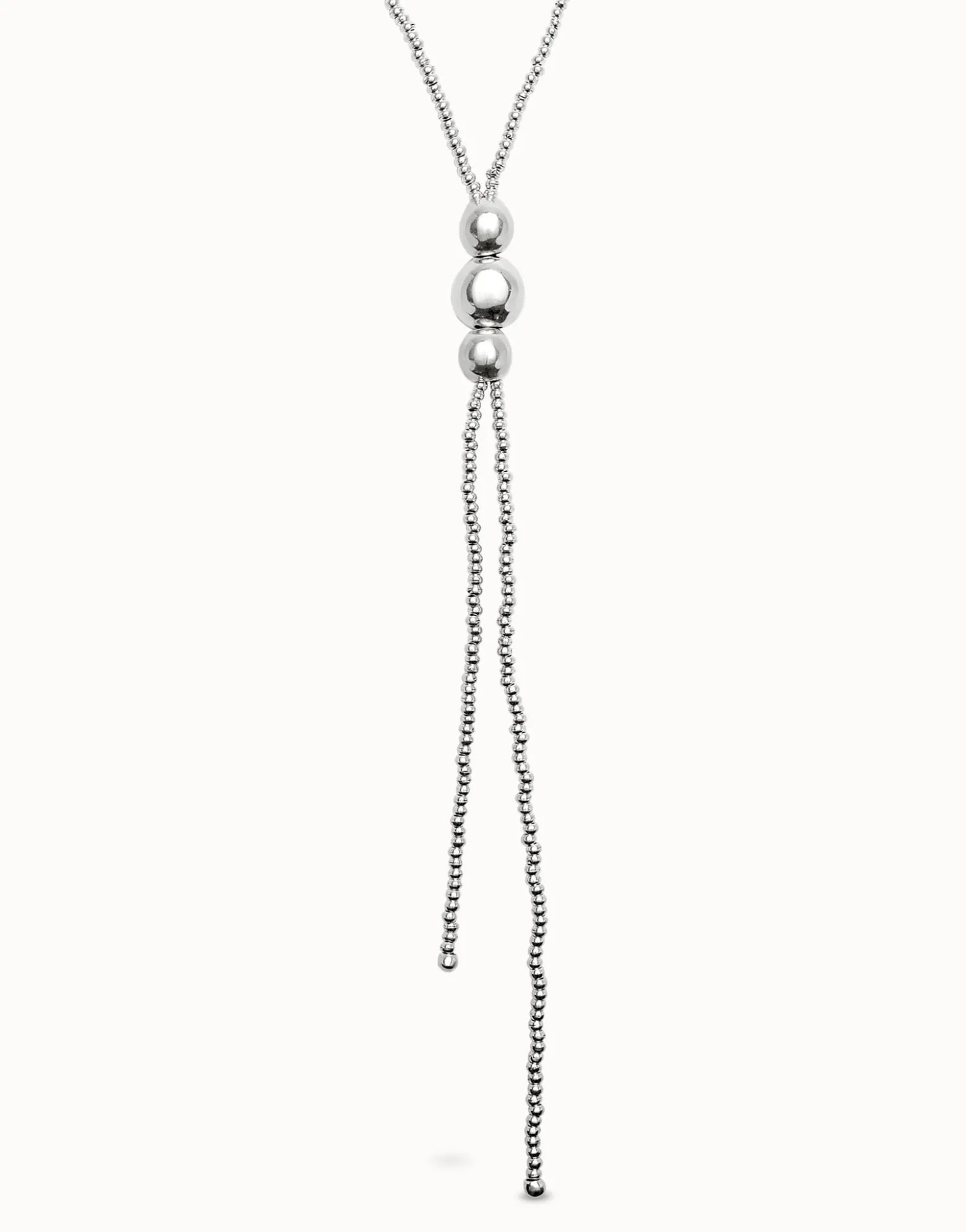 Long bead necklaces with three large central beads