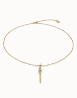 Long chain pendant necklace with needle