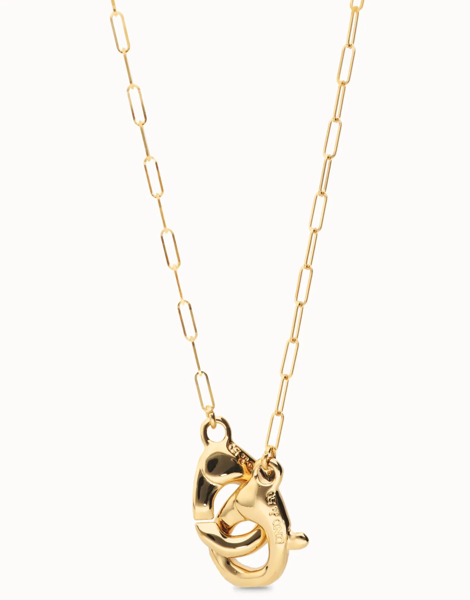 Long necklace with interlocking carabiner