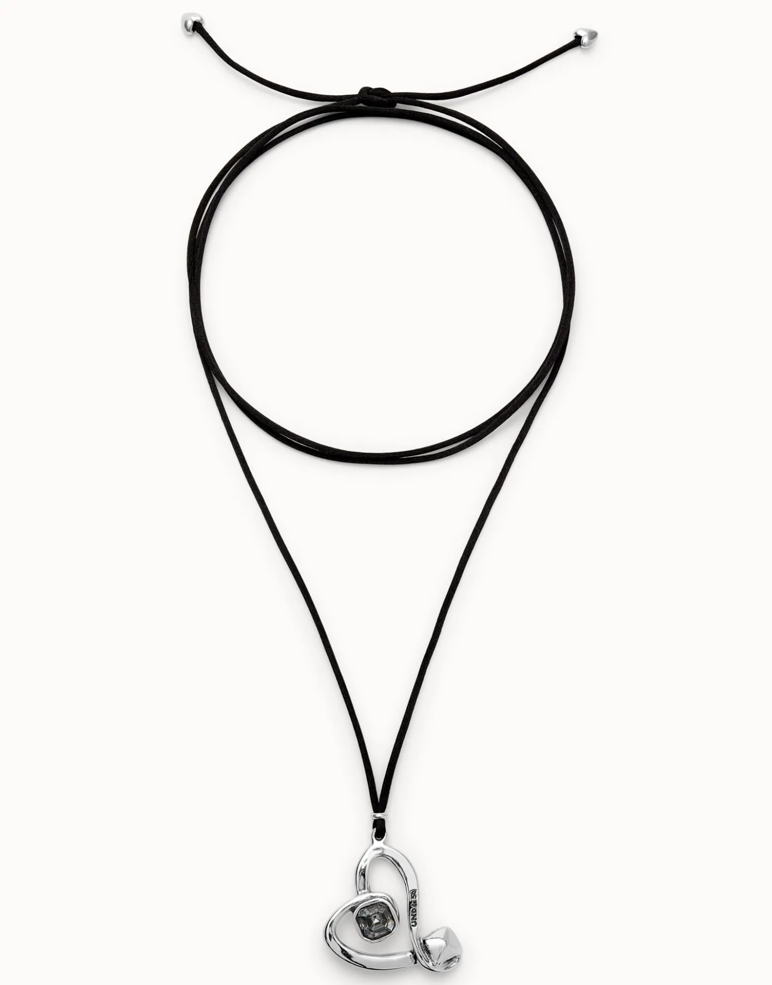 Long pendant and central heart with black crystal