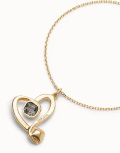 Midsize chain pendant necklace with a large heart
