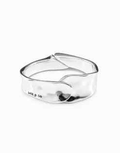 Minimalist bangle bracelet