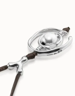 Necklace with leather and pearl