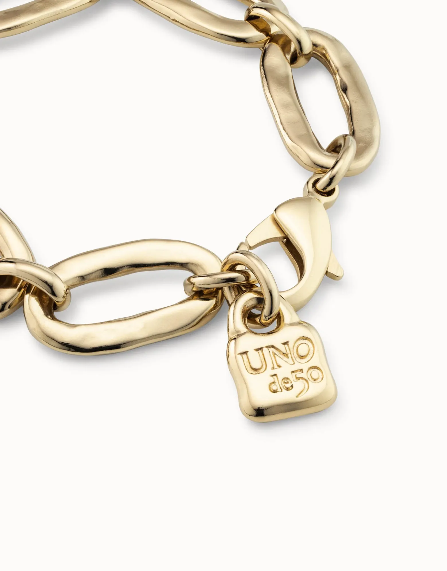 Oval link chain bracelet