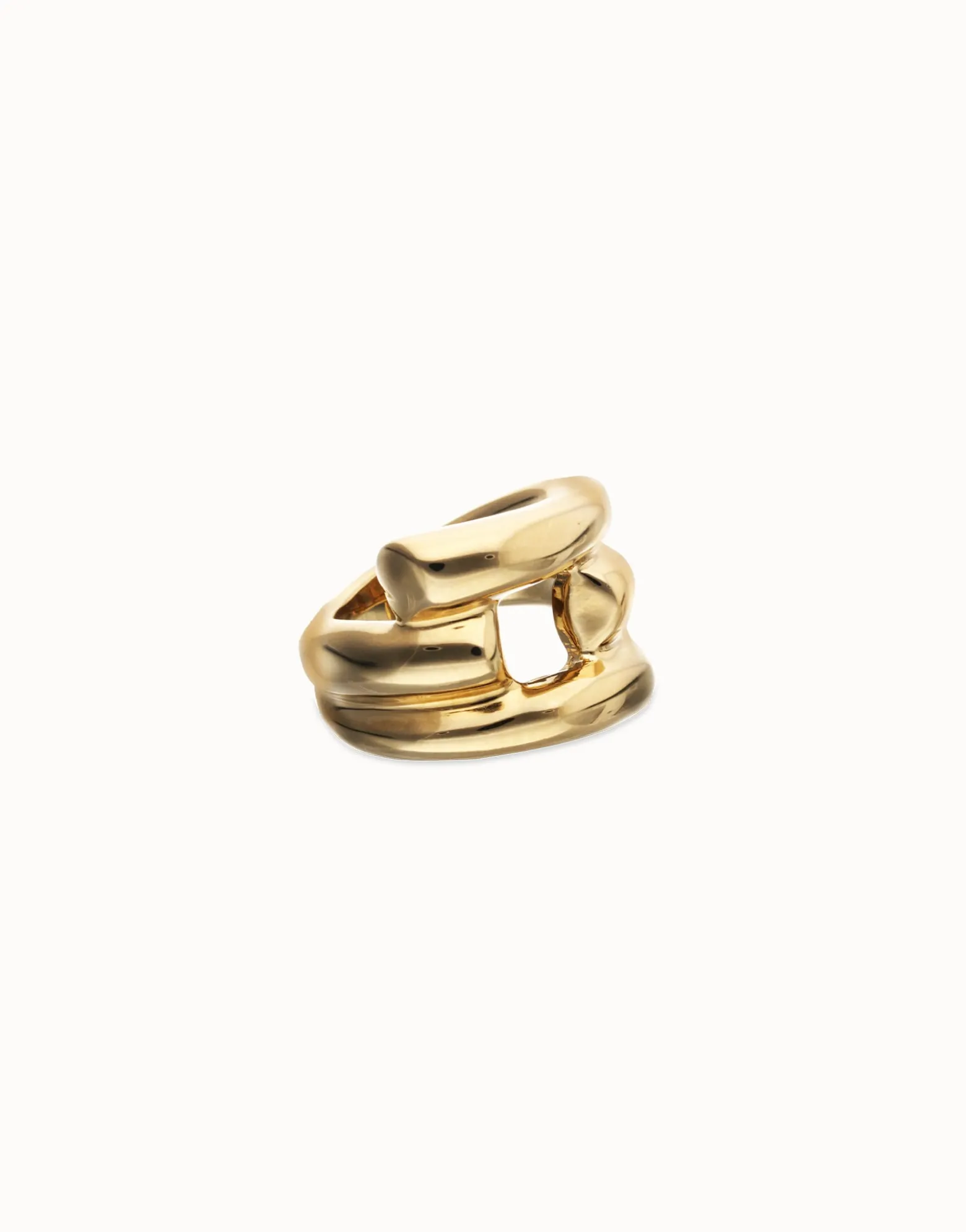 Ring with four intertwined organic shapes