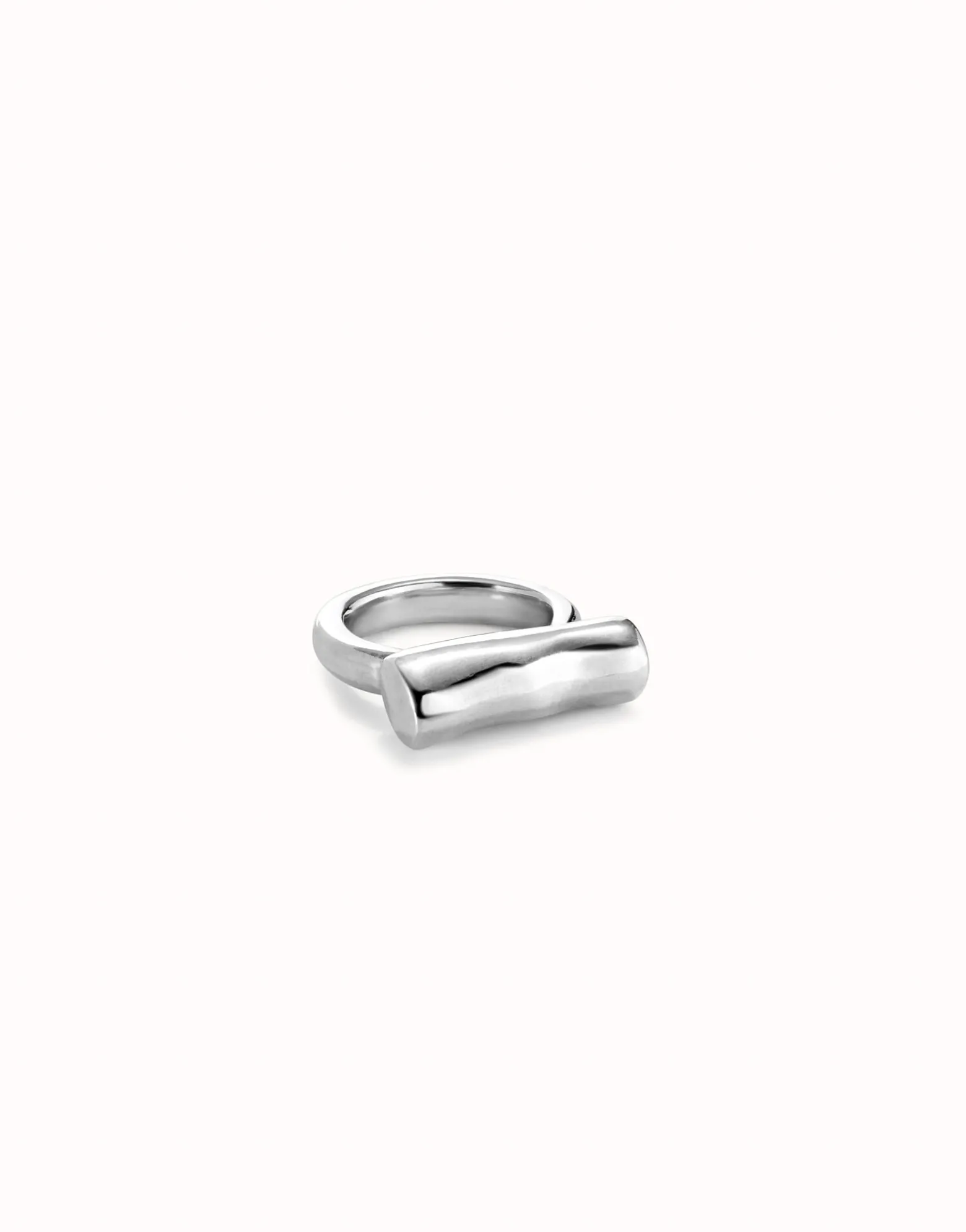 Ring with horizontal tube