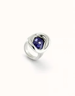 Ring with purple crystal