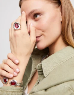 Ring with red crystal