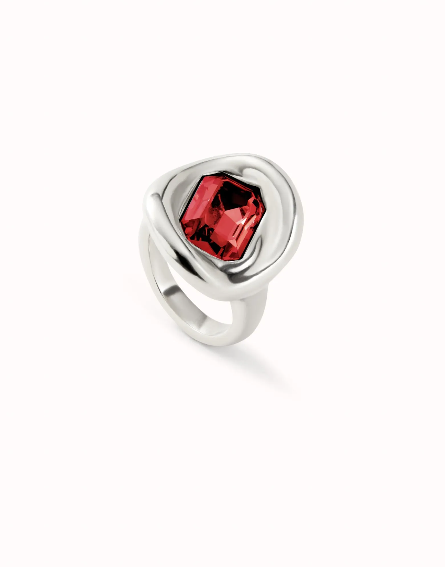 Ring with red crystal