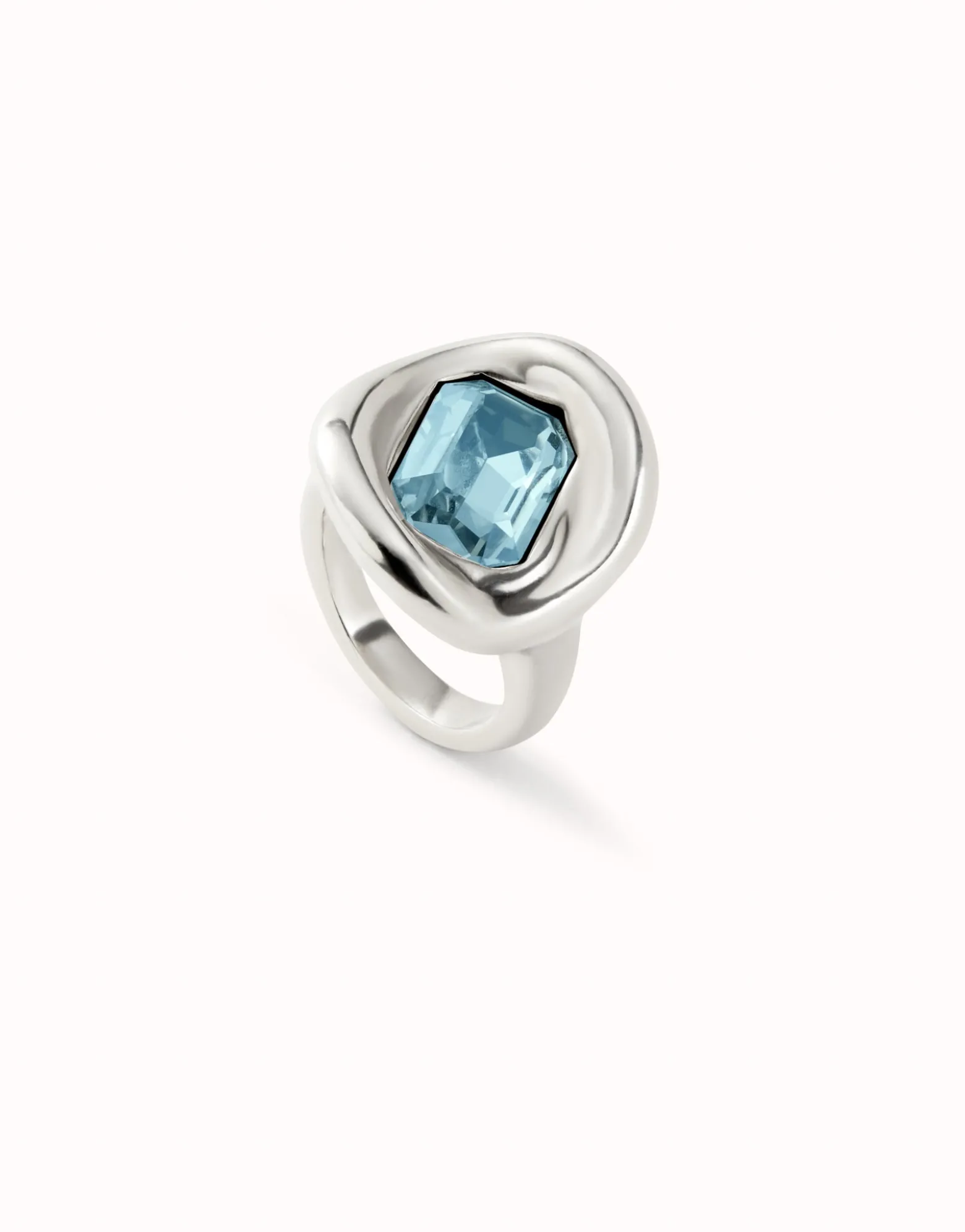 Ring with sky-blue crystal