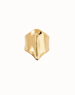 Ring with the shape of a manta ray