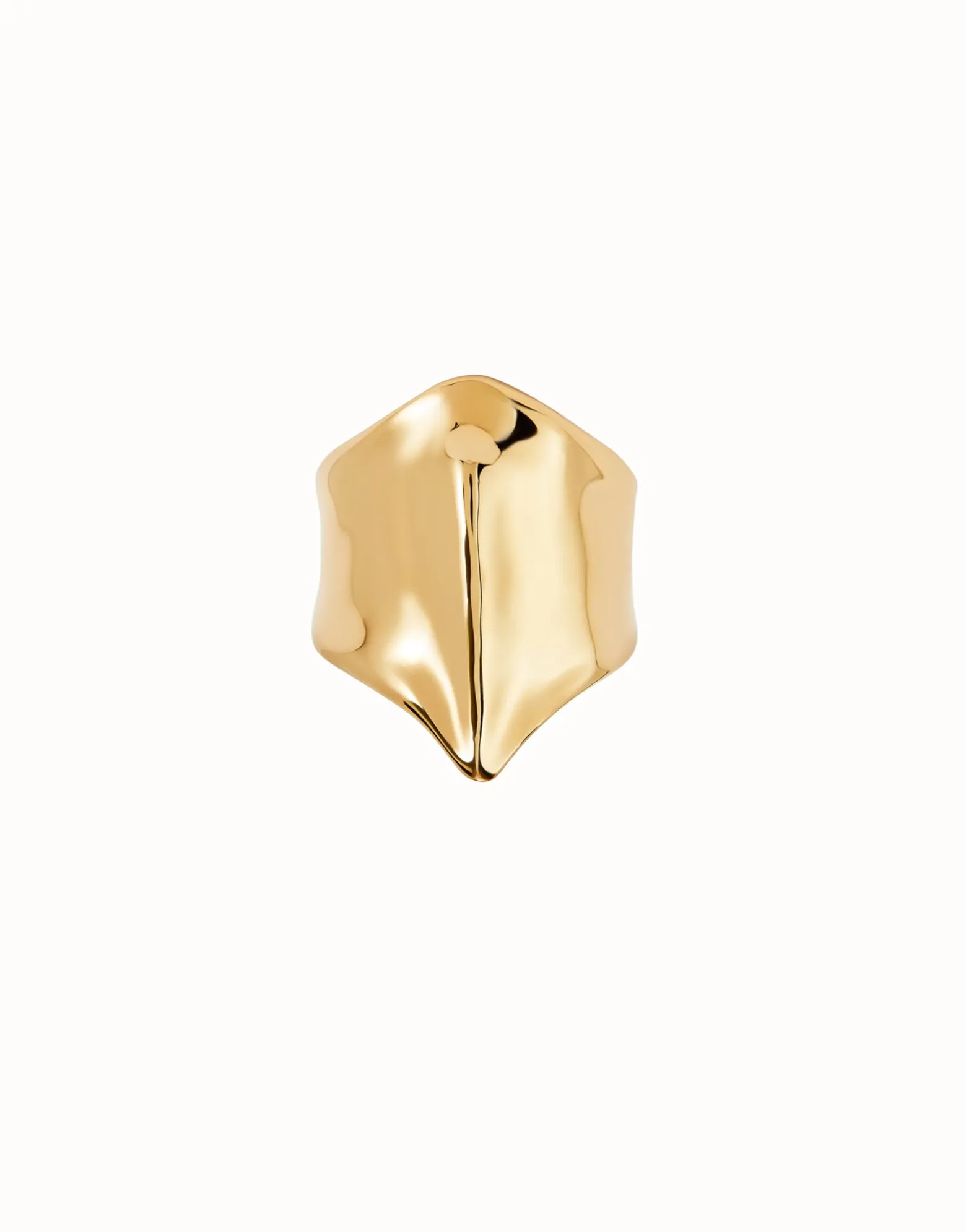 Ring with the shape of a manta ray