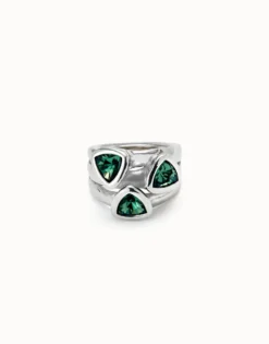 Ring with three green crystals